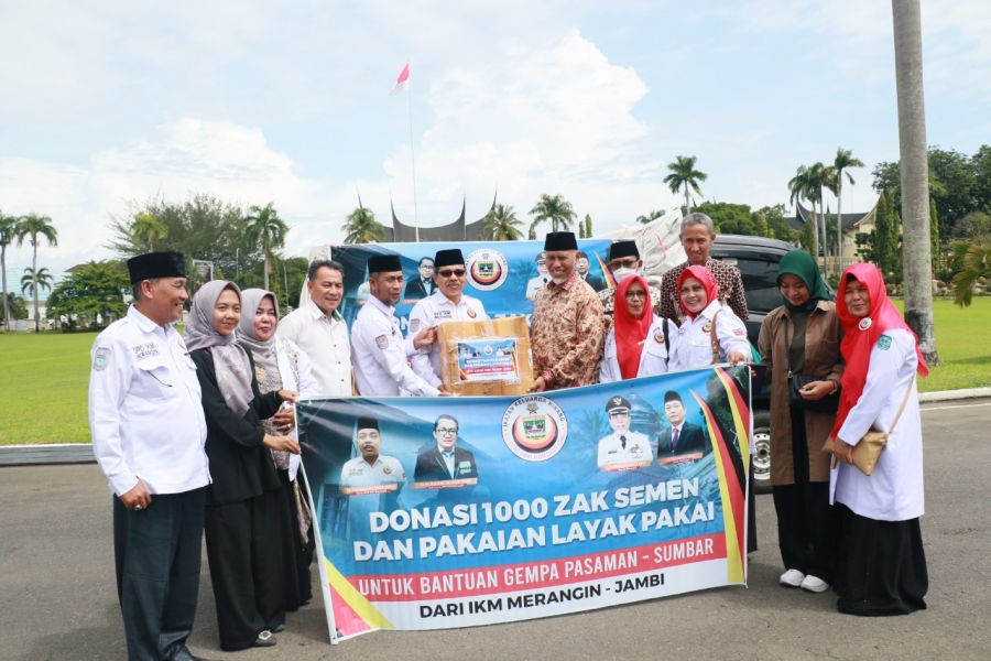IKM Merangin Bantu 1000 Sak Semen Untuk Korban Gempa Pasaman dan Pasbar