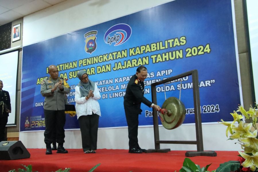 Irjen Pol Suharyono buka Pelatihan Peningkatan Kapabilitas APIP di Lingkungan Polda Sumbar