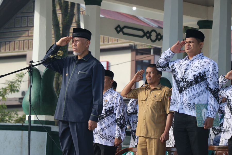 Jadi Irup Hari Guru Nasional dan HUT Ke-77 PGRI, Gubernur Sumbar: Jangan Terlambat Berikan Hak Guru