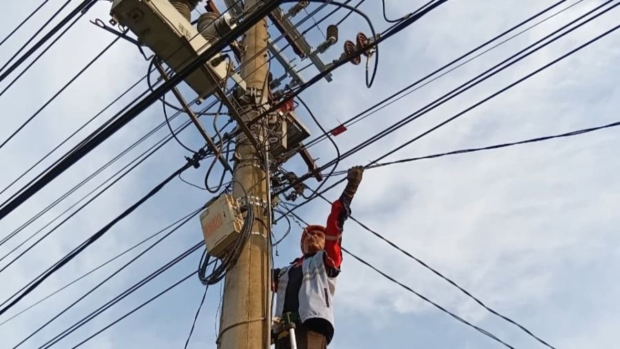 Jaga Stabilitas Layanan Internet, PLN Icon Plus Lakukan Pemeliharaan Fiber Optik di Dharmasraya