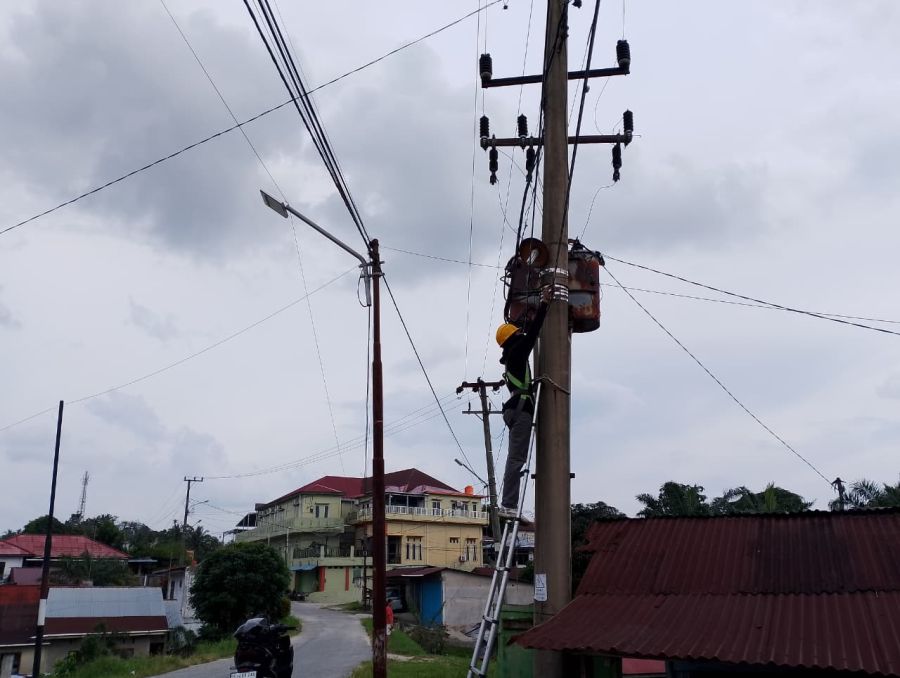 Jaga Layanan Telekomunikasi, PLN Icon Plus Lakukan Pemeliharaan Fiber Optik di Minas Jaya, Siak