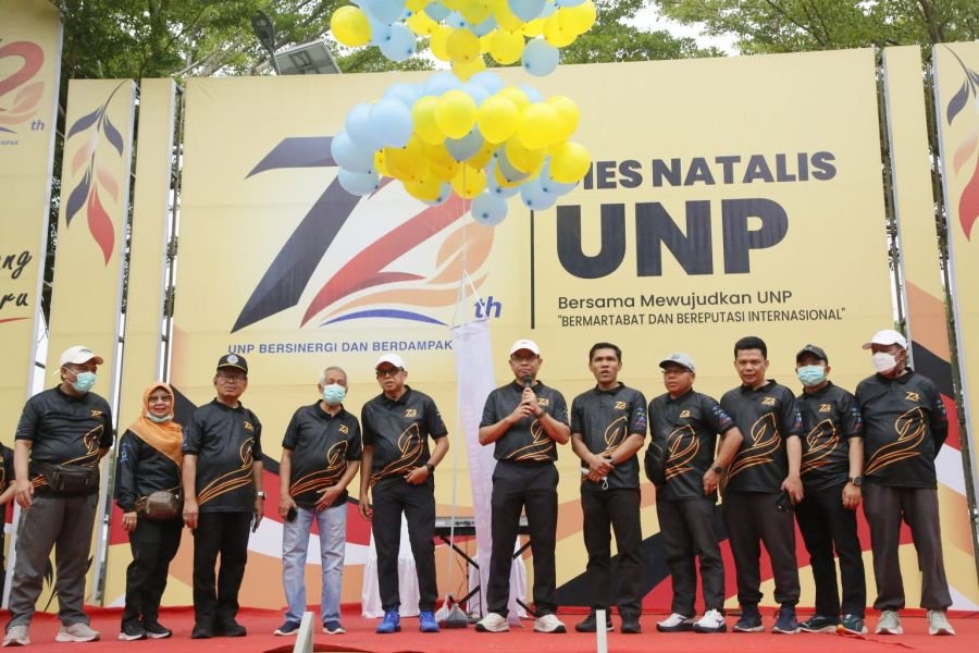 Jalan Santai dan Penanaman Pohon Meriahkan Dies Natalis ke-72 UNP