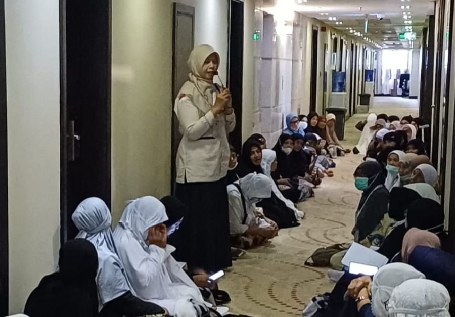 Jelang Puncak Haji, Jemaah Wanita Embarkasi Padang Diberi Bimbingan Khusus Fiqih Haji Tentang Haid