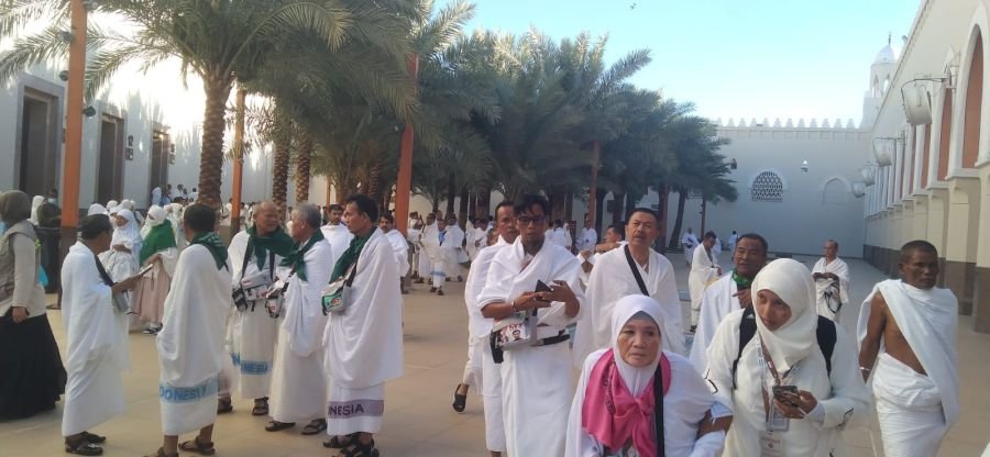 Jemaah Kloter 1 Padang Ambil Miqat di Bir Ali, Kumandangkan Talbiyah Menuju Makkah