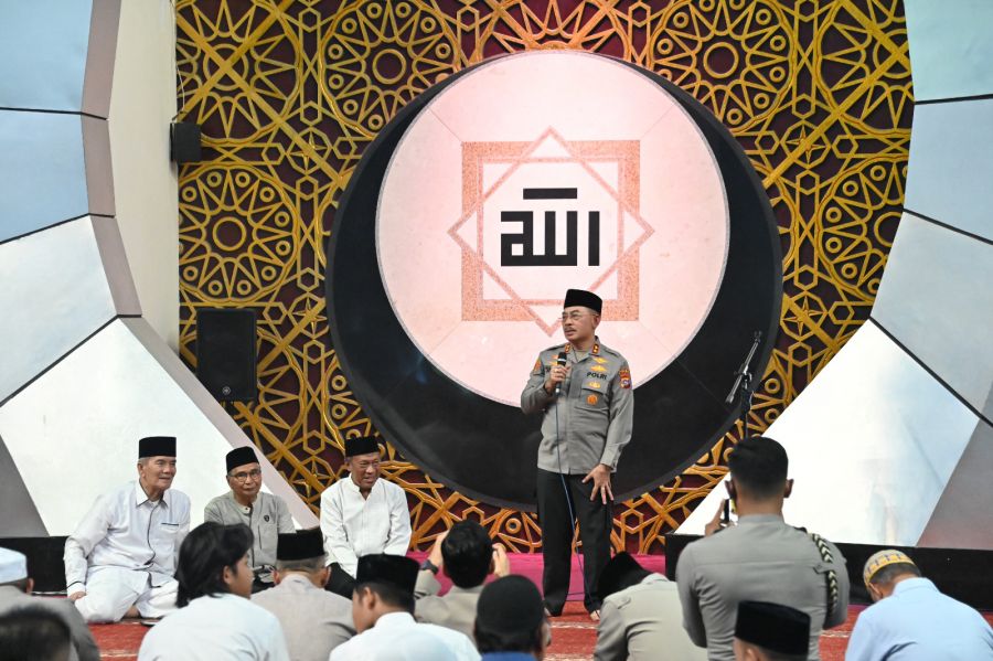 Jumat Curhat Kapolda Sumbar di Mesjid Raya Sumbar