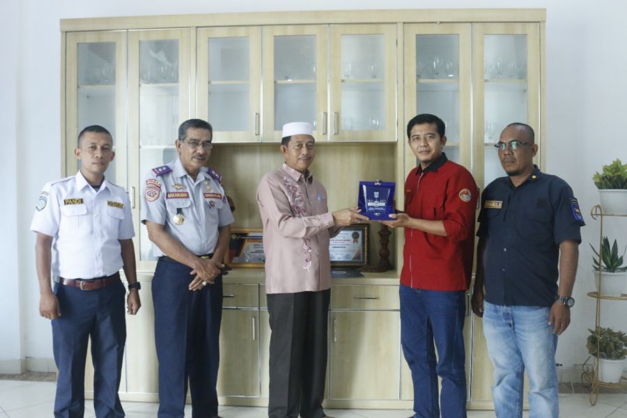 Kabupaten Pasbar Terima Hibah 5000 unit PJUTS dari LPP FBDH