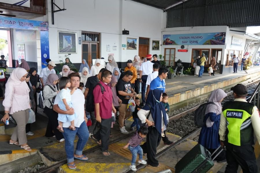 KAI Divre II Sumbar Layani 8.181 Pelanggan pada Momentum Maulid Nabi Muhammad SAW 1448 H