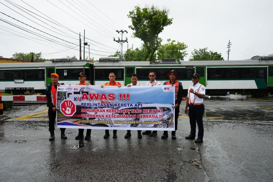 KAI Divre II Sumbar Perkuat Upaya Keselamatan di Perlintasan Sebidang