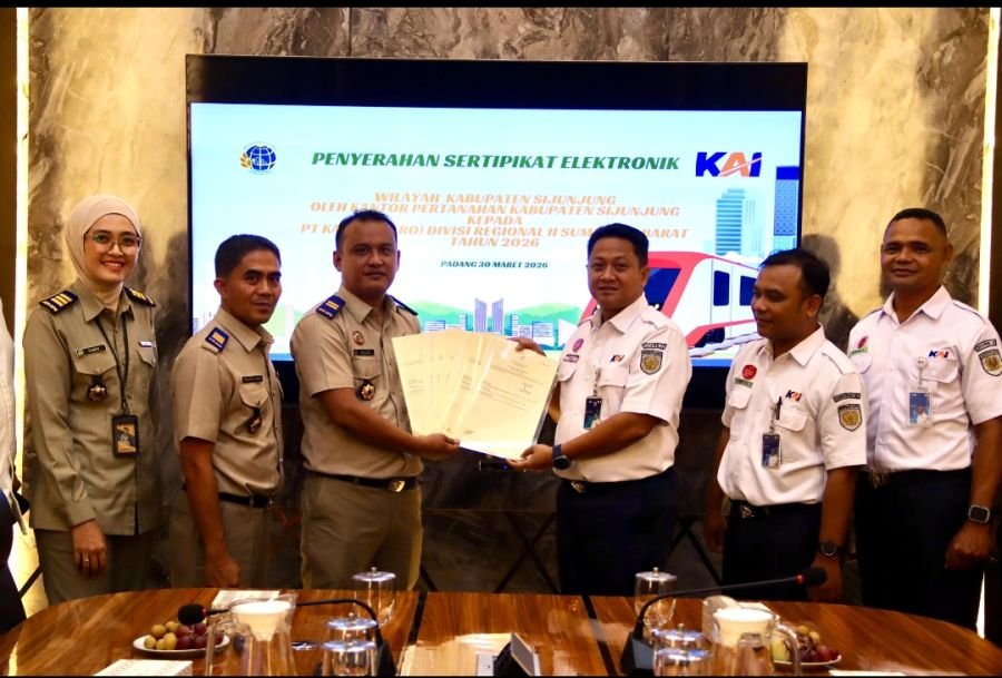 KAI Sumbar Terima 8 e-Sertipikat, Upaya Pengamanan Aset Negara Diperkuat