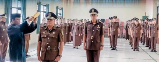 Kajari Padang Lantik Kasi Pidsus yang Baru