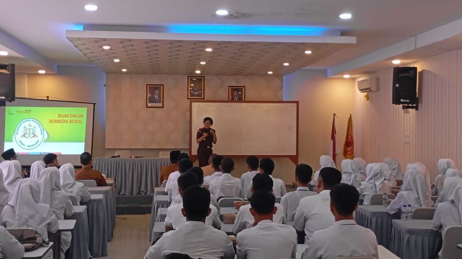 Kajati Sumbar Launching Program Jaksa Mengajar 