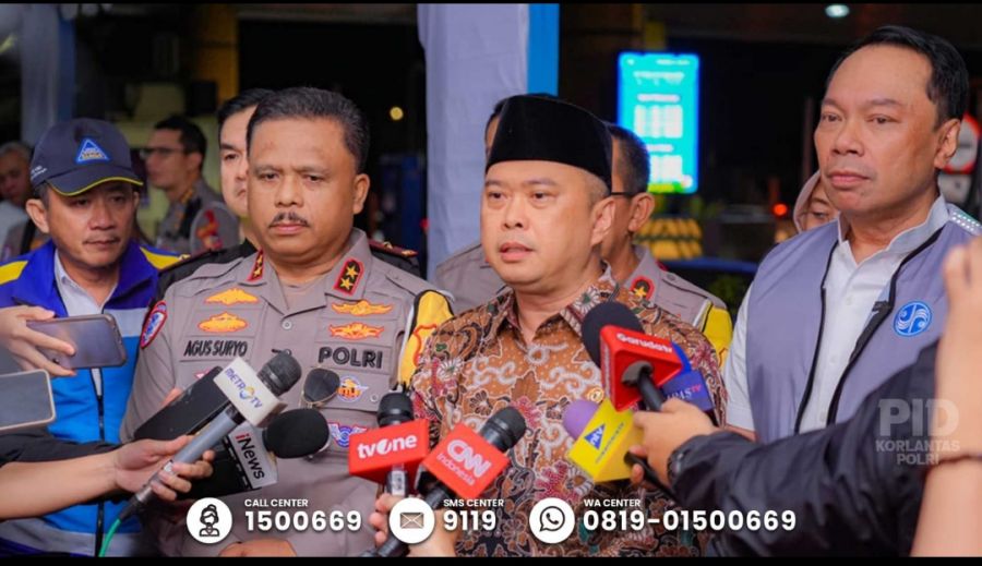 Kakorlantas & Menhub Pantau Kendaraan di GT Banyumanik, Antisipasi Puncak Arus Balik Lebaran 2025