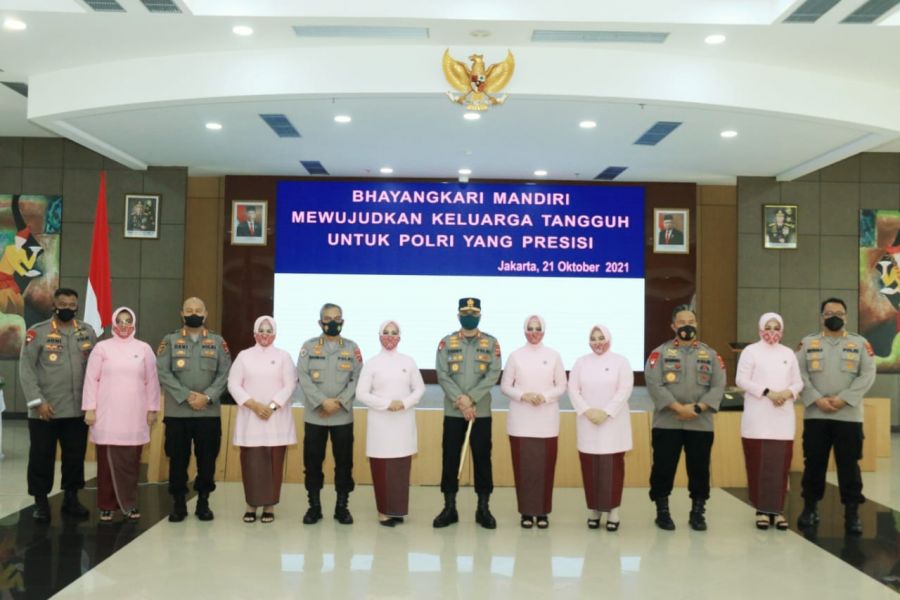 Kapolda dan Wakapolda Sumbar Hadiri Peringatan Hari Kesatuan Gerak Bhayangkari ke- 69