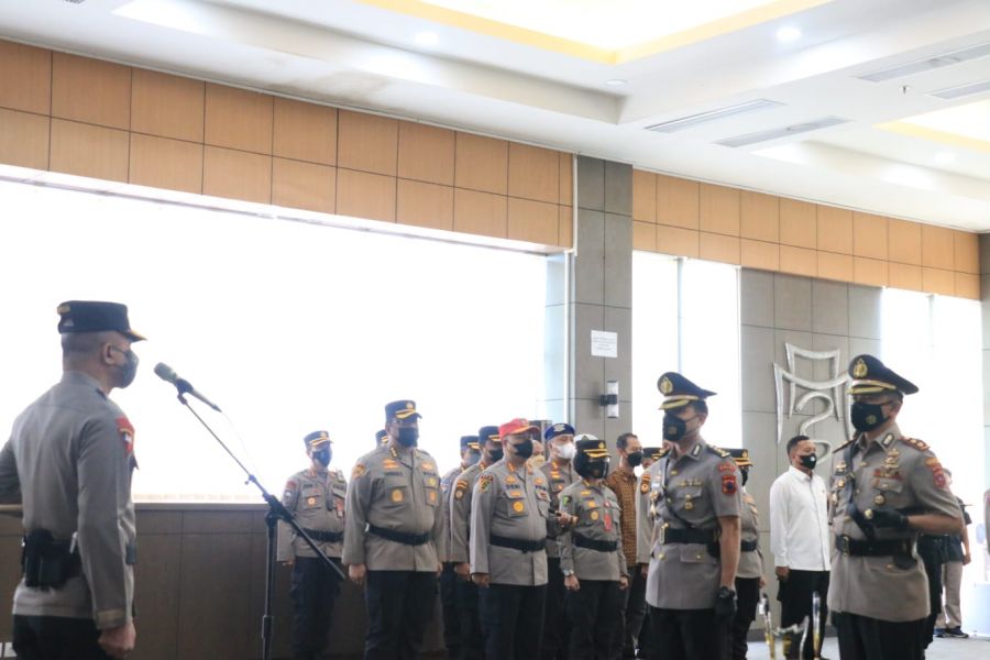 Kapolda Irjen Pol Teddy Minahasa Sertijab Kapolresta Padang 