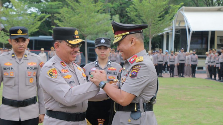 Kapolda Pimpin Upacara Penyerahan Tugas Jabatan Irwasda Polda Sumbar