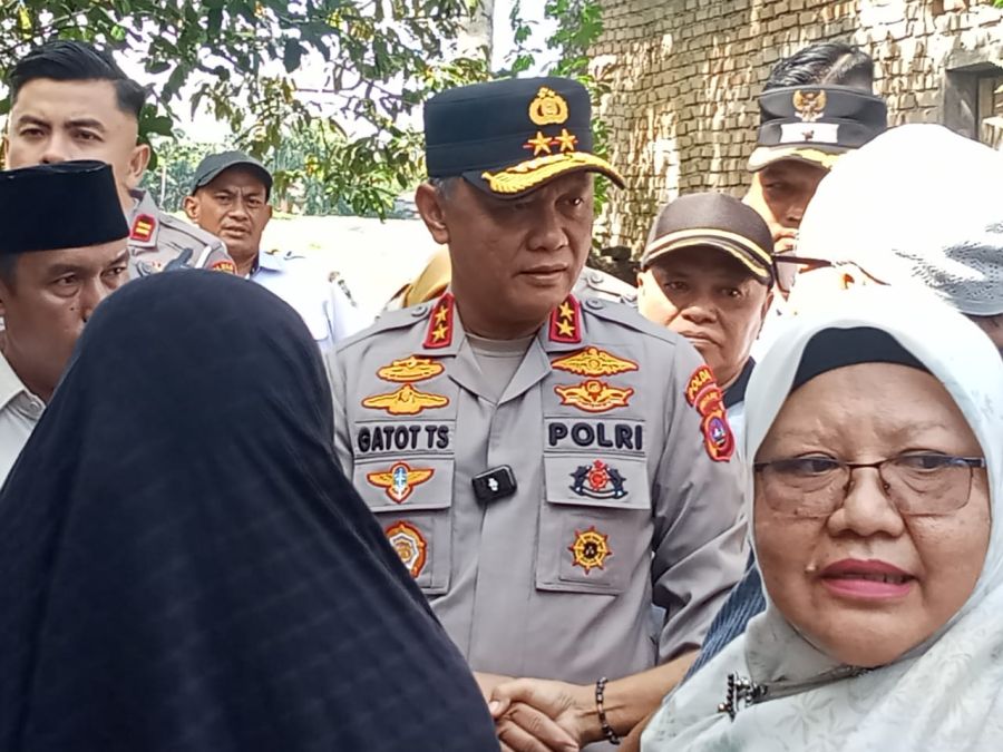 KAPOLDA SUMBAR BEBASKAN ODGJ YANG DIPASUNG 15 TAHUN di LUBUK ALUNG