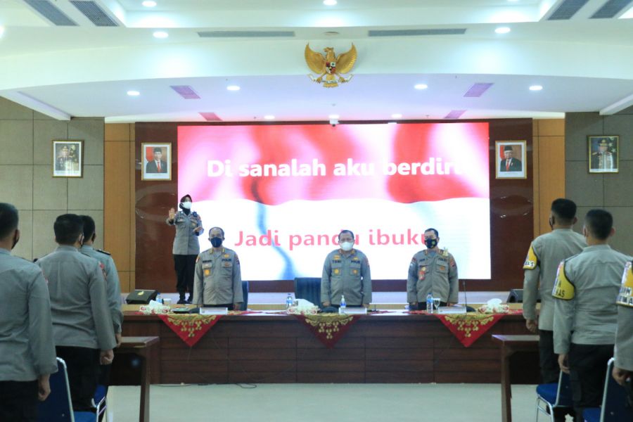 Kapolda Sumbar Berikan Arahan kepada Bhabinkamtibmas pada kegiatan Harkatpuan