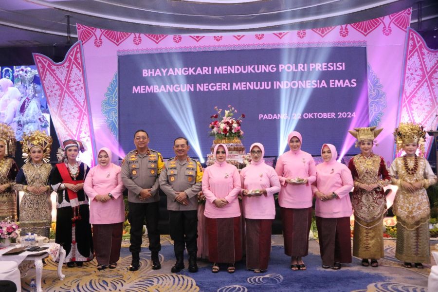 Kapolda Sumbar Hadiri Acara Puncak Hari Kesatuan Gerak Bhayangkari ke- 72