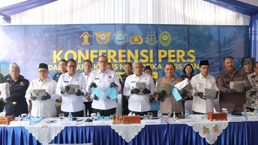 Kapolda Sumbar Hadiri Konferensi Pers Tindak Pidana Kasus Narkotika Jenis Ganja