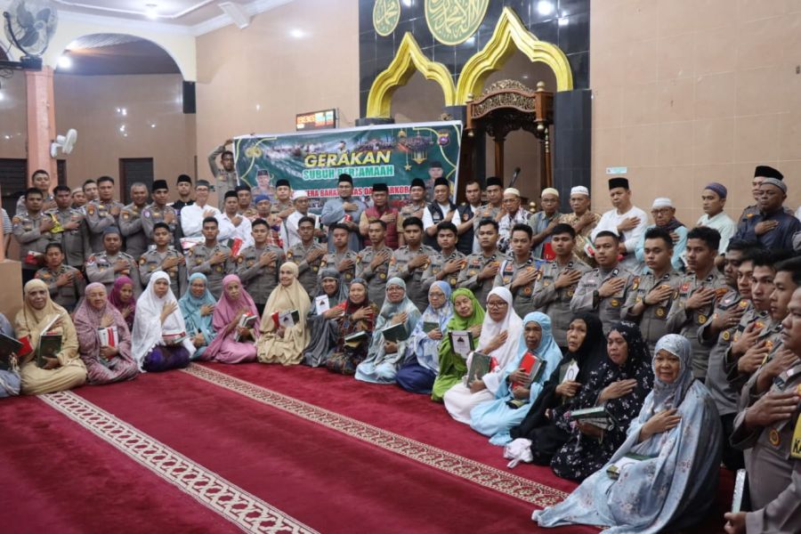 Kapolda Sumbar Irjen Pol Gatot Tri Suryanta Gelar Gerakan Subuh Berjamaah di Kota Sawahlunto