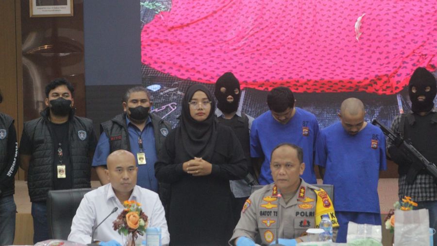 Kapolda Sumbar Pimpin Konferensi Pers Ungkap Kasus Pembunuhan dan Kasus Narkoba