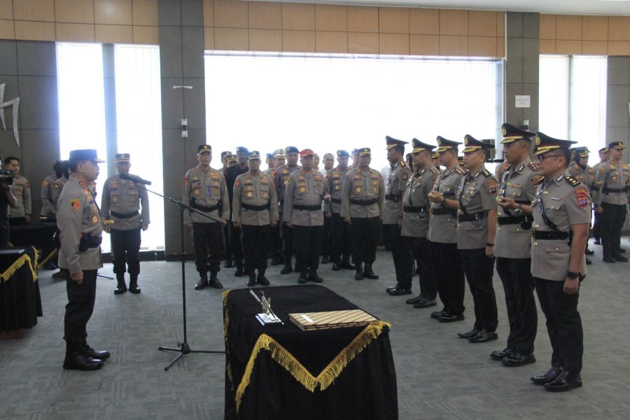Kapolda Sumbar Pimpin Sertijab Dirreskrimsus Kapolres Padang Pariaman dan Kapolres Tanah Datar