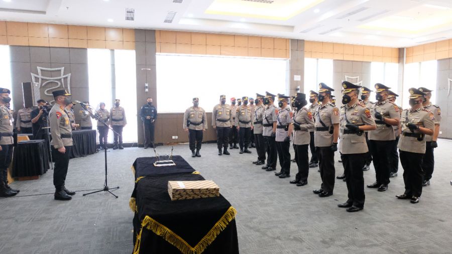Kapolda Sumbar Pimpin Sertijab Kabid Humas dan Tujuh Kapolres Sejajaran