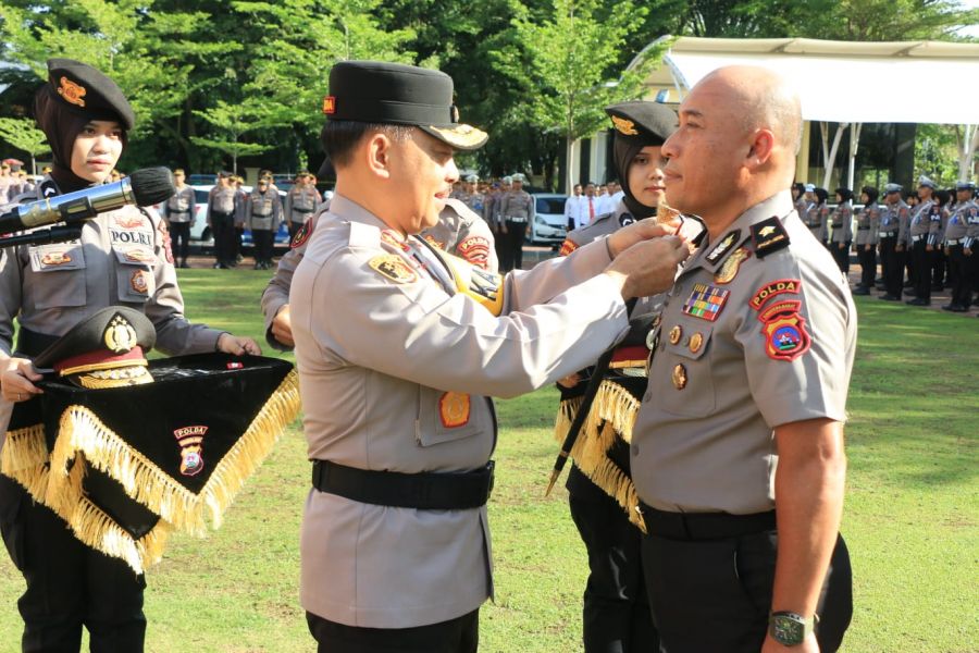 Kapolda Sumbar Pimpin Upacara Kenaikan Pangkat Pengabdian Irwasda Polda Sumbar 