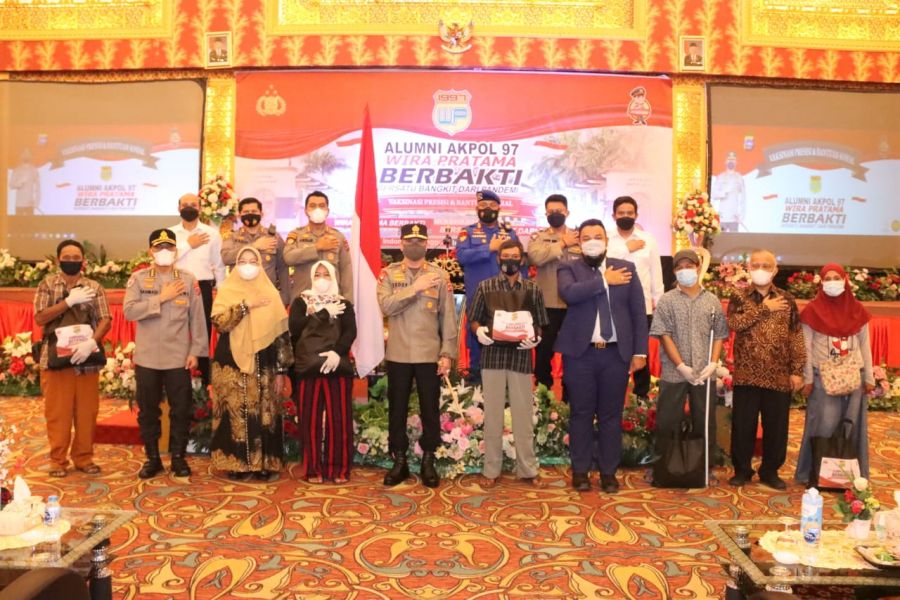 Kapolda Sumbar Salurkan Bantuan Alumni Akpol 1997 Wira Pratama