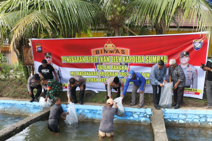 Kapolda Sumbar Tebar 15.000 Bibit Ikan