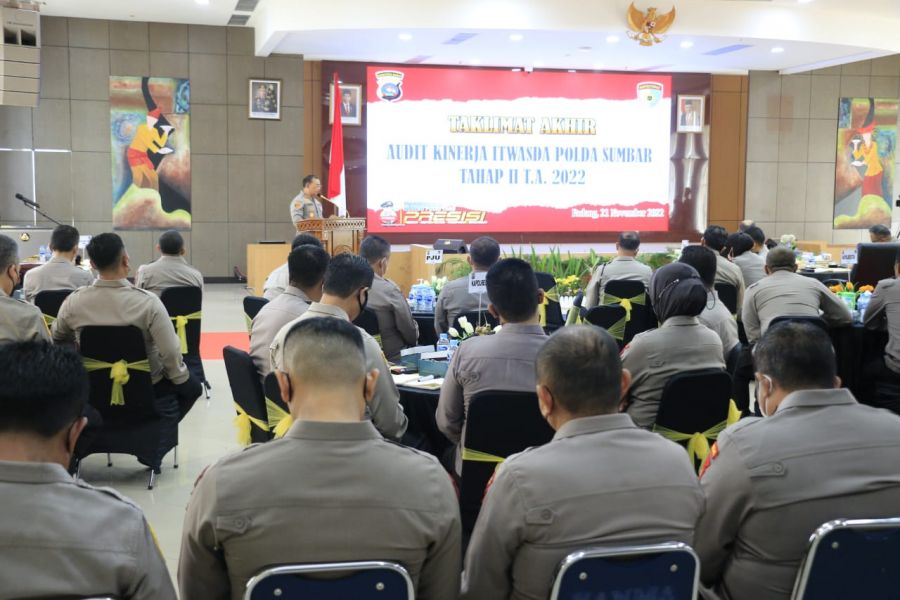 Kapolda Sumbar Tutup Audit Kinerja Itwasda Polda Sumbar tahap II T.A 2022