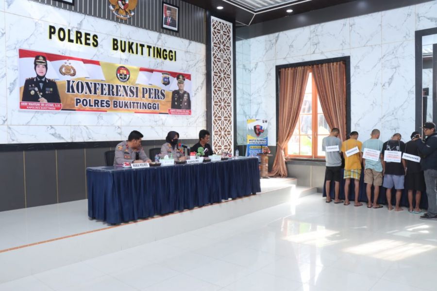 Kapolres Bukittinggi Konferensi Pers Perkara Perjudian