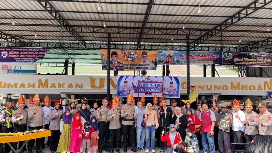 Kapolres Dharmasraya Wakili Kapolda Sumbar Sambut Kloter Pertama Perantau Pulang Basamo 2026