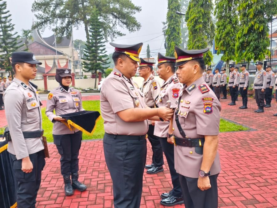 Kapolres Pasaman Pimpin Sertijab Kasat Intelkam dan Kapolsek Lubuk Sikaping