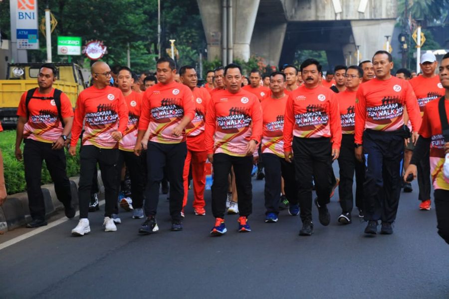 Kapolri Buka Bhayangkara Fun Walk 2024: Bersama Bergerak untuk Persatuan