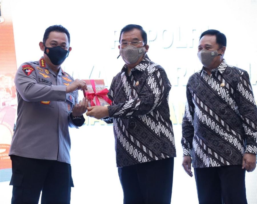 Kapolri: Buku Bhayangkara Sejati Mengabdi Tanpa Henti Jadi Renungan Polri untuk Jadi Lebih Baik