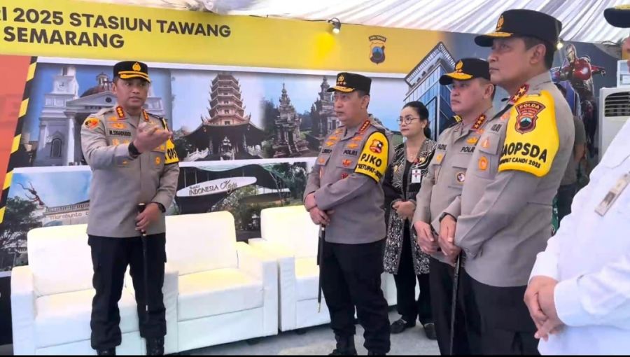 Kapolri Cek Langsung Pelayanan Arus Balik di Stasiun Tawang, Dorong Pemudik Gunakan Kereta Api