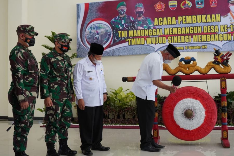 Kasrem 032/Wbr Dampingi Gubernur Sumbar Buka TMMD Ke-112 di Kabupaten Agam