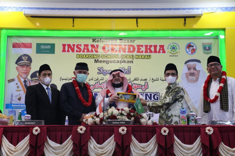 Ke ICBS Harau, Dubes Saudi Bantu 10 Ribu Dollar AS dan Beasiswa Untuk Hafiz Quran Asal Ternate 