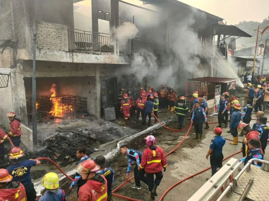 Kebakaran Hebat di Gadut Limau Manis Padang, Kerugian Ditaksir Rp3 Miliar