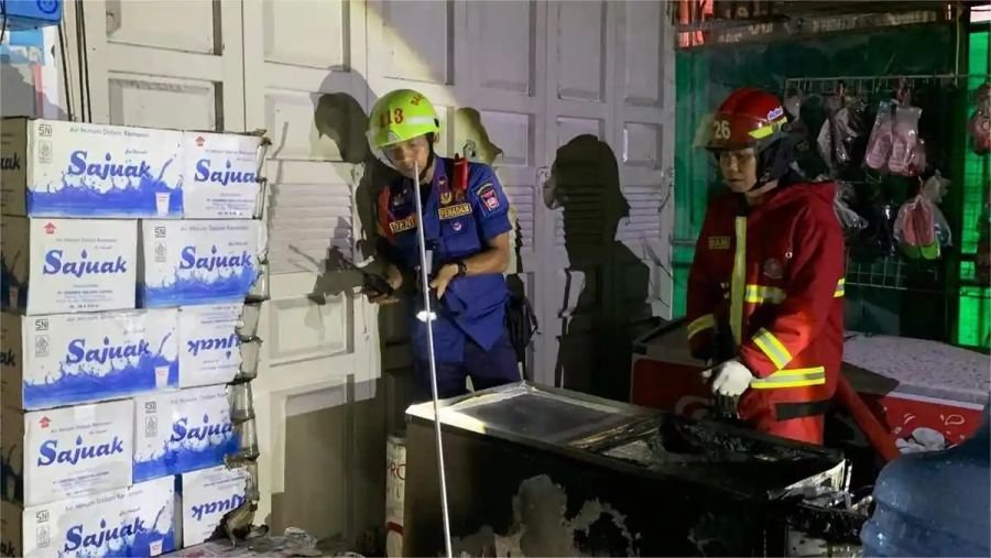 Kebakaran Minimarket di Kampung Olo Padang, Tiga Armada Damkar Dikerahkan