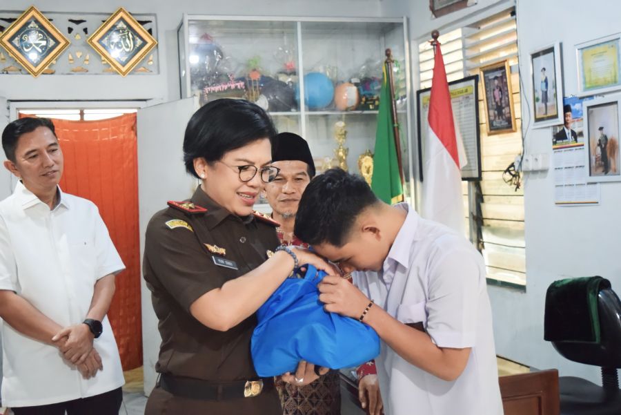 Kejati Sumbar Gelar Kegiatan Sosial “Ramadhan Berbagi”, Salurkan 350 Paket Sembako ke Panti Asuhan