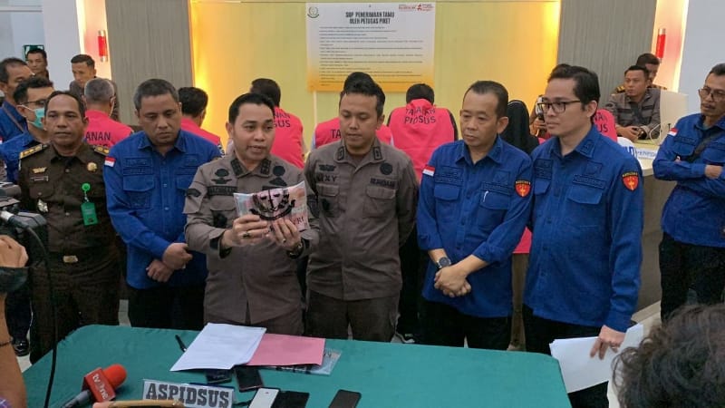 Kejati Sumbar Tahan 7 Orang Tersangka Kasus Tipikor Disdik Sumbar