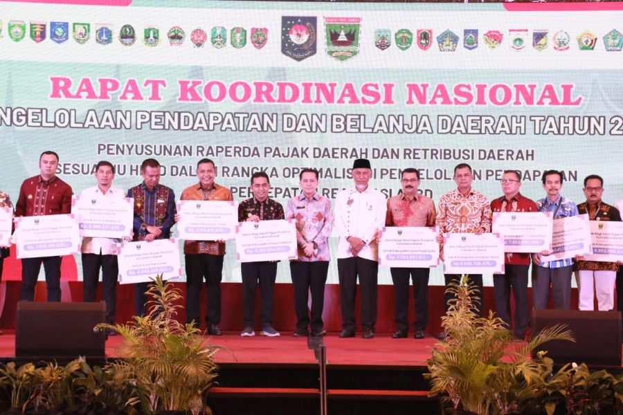 Kemendagri Apresiasi Realisasi Pendapatan Sumbar Dalam Rakornas Pendapatan Belanja Daerah Tahun 2022