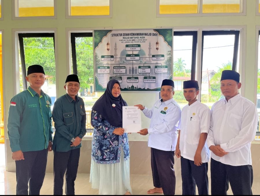 Kesbangpol Pessel Serahkan SKT kepada DPD LDII, Perkuat Sinergi Pemerintah dan Ormas