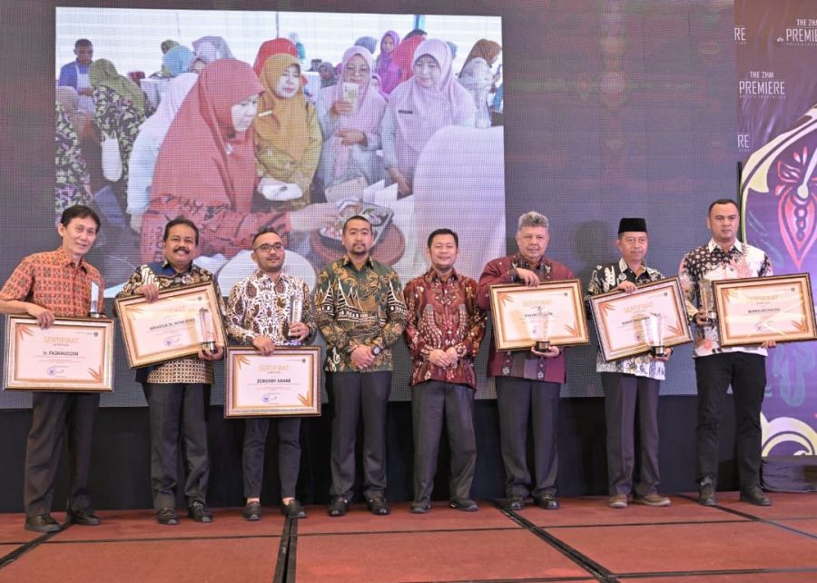 Ketahanan Pangan Sumbar Masuk 5 Besar Nasional, Wagub Beri Penghargaan APN bagi Sejumlah Tokoh