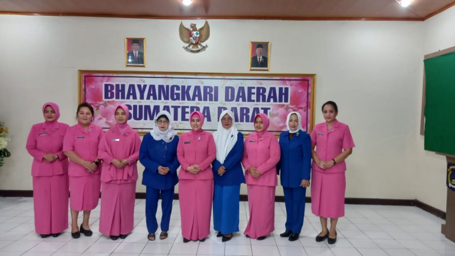 Ketua Bhayangkari Daerah Sumbar Menerima Audensi dengan IKWI