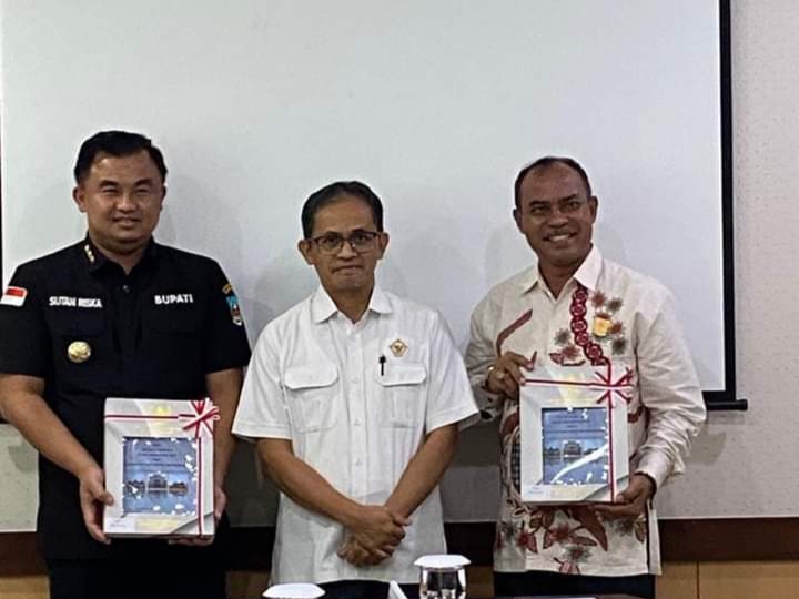 Ketua DPRD Kabupaten Dharmasraya Hadiri Penyerahan LHP BPK Perwakilan Sumatera Barat