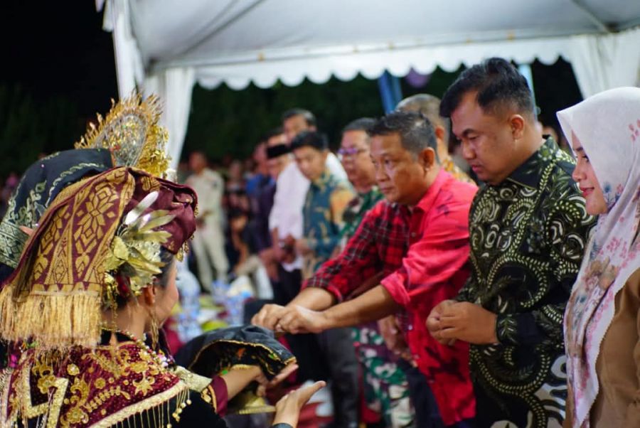 Ketua DPRD Membersamai Bupati Dharmasraya Hadiri Acara HUT ke 21