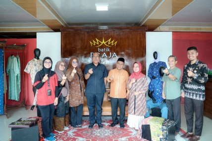 Ketua DPRD Sumbar Dukung Tiga SMK Kembangkan Produksi dan Pemasaran Batik Braja
